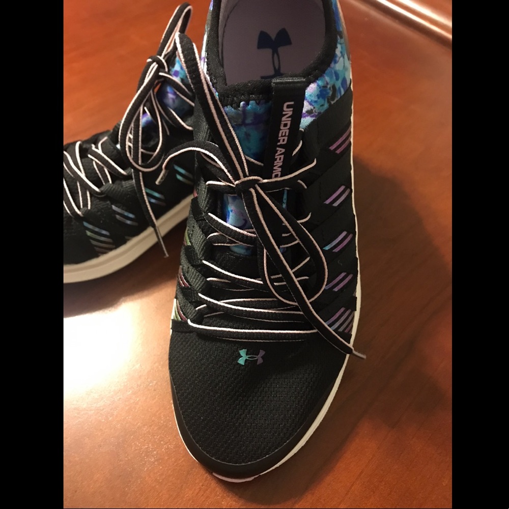 Under Armour Sneakers